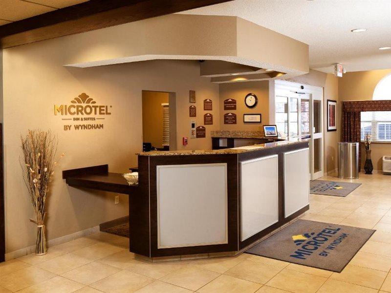 St. Clairsville Microtel Inn & Suites By Wyndham St Clairsville - Wheeling מראה חיצוני תמונה