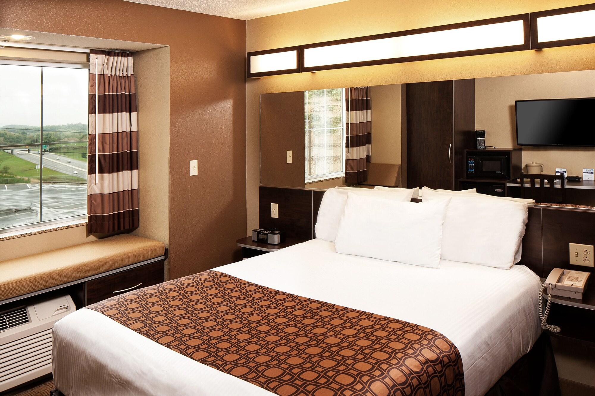 St. Clairsville Microtel Inn & Suites By Wyndham St Clairsville - Wheeling מראה חיצוני תמונה