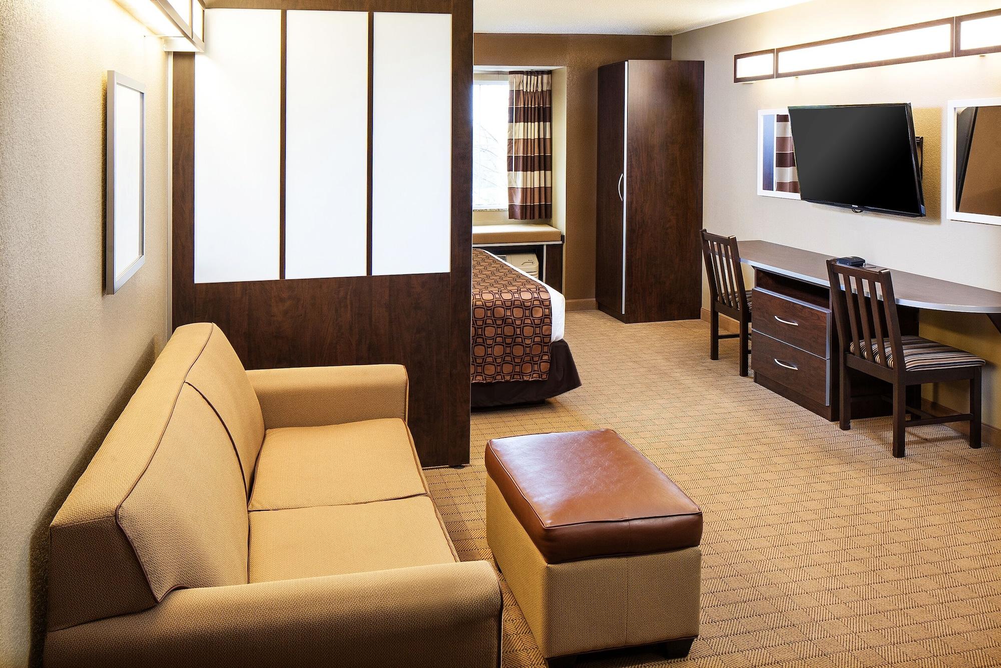 St. Clairsville Microtel Inn & Suites By Wyndham St Clairsville - Wheeling מראה חיצוני תמונה