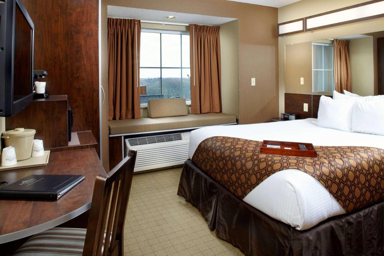 St. Clairsville Microtel Inn & Suites By Wyndham St Clairsville - Wheeling מראה חיצוני תמונה
