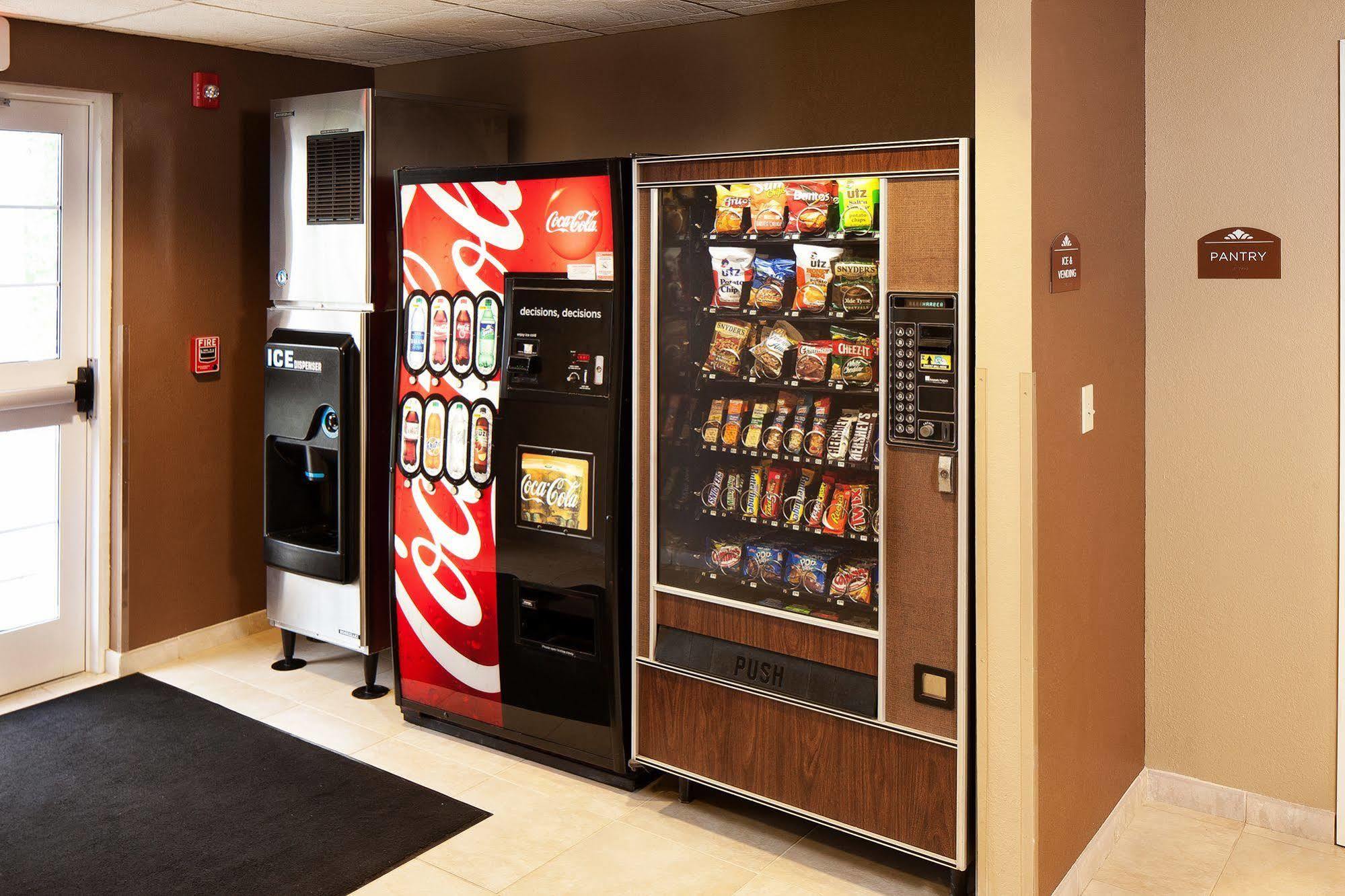 St. Clairsville Microtel Inn & Suites By Wyndham St Clairsville - Wheeling מראה חיצוני תמונה
